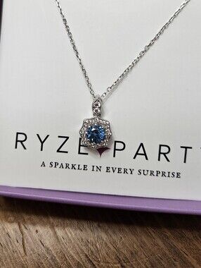●Ryze●•Sterling Silver Necklace• Sapphire CZ Center Stone 18" N6-1449